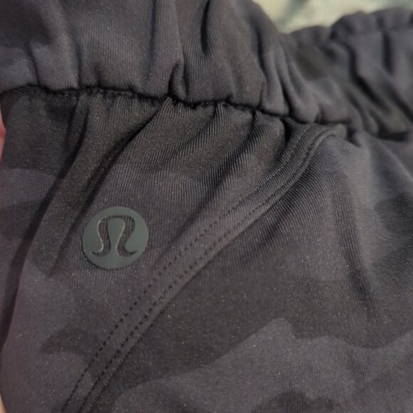 Lululemon Keep Moving Pant 7/8 High-Rise Heritage 365 Camo Deep Coal Multi - Picture 7 of 11